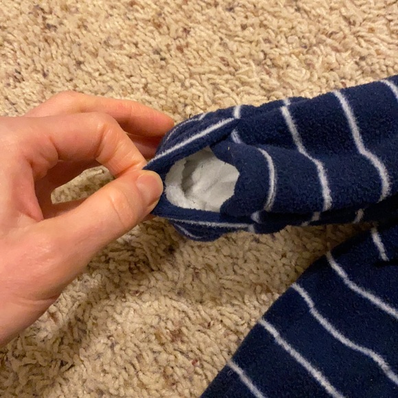 Excellent Condition Old Navy super warm and cozy hooded one piece for 0-3M - Picture 3 of 7